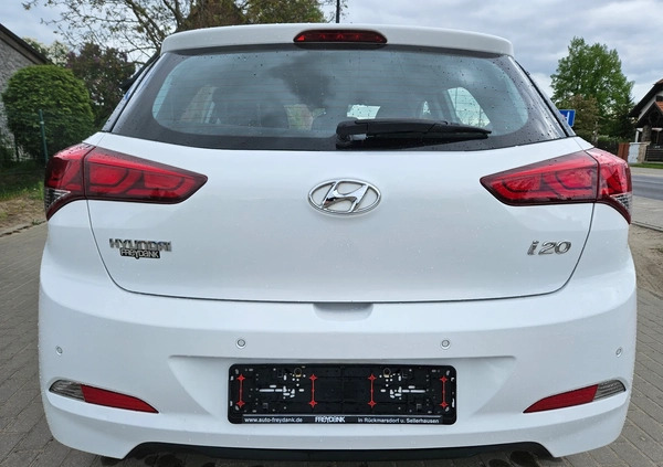 Hyundai i20 cena 30900 przebieg: 97545, rok produkcji 2015 z Kożuchów małe 232